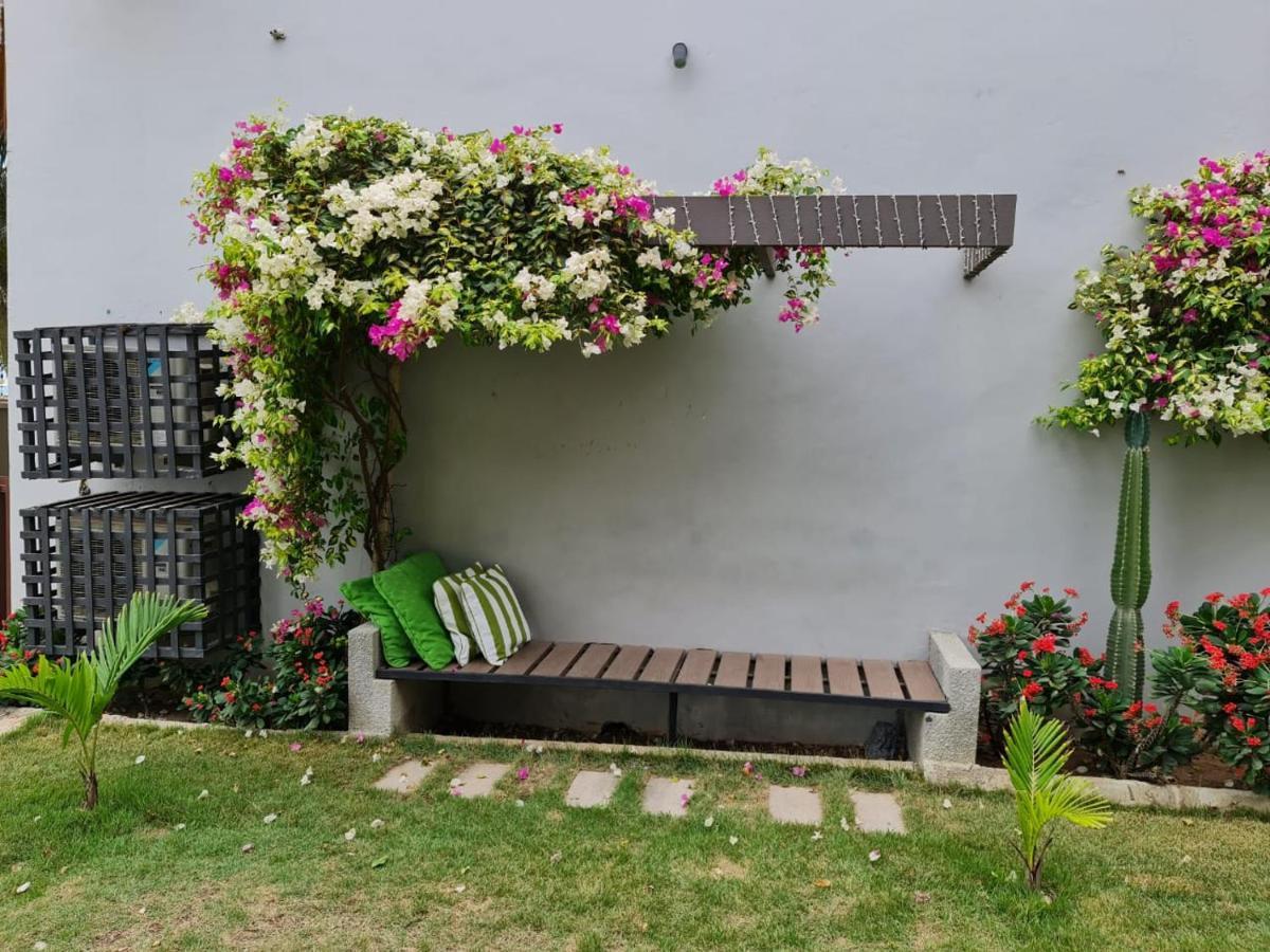 Serenity Residences & Spa - Kokrobite Beach Екстер'єр фото